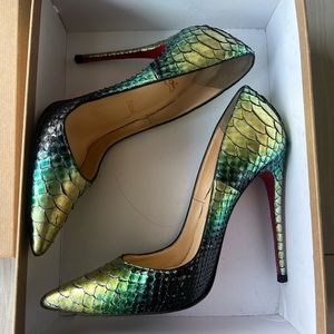 Louboutin so kate python.
